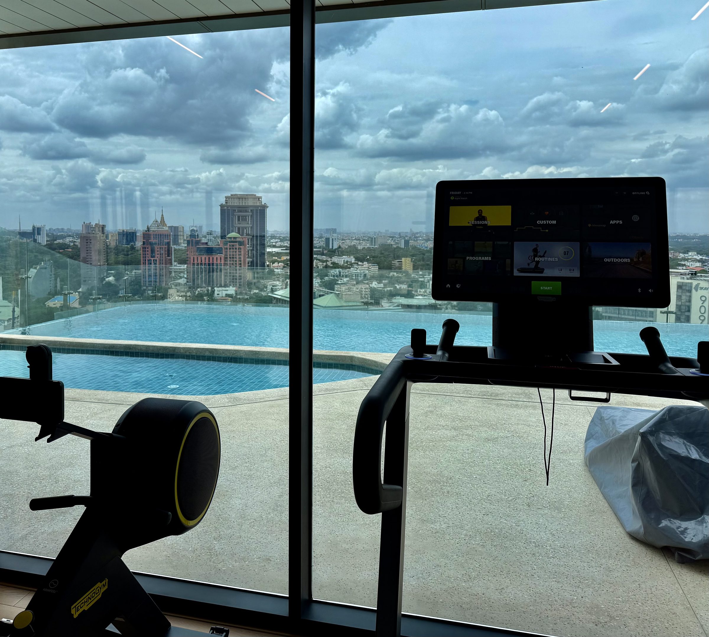 Fitness Studio & Pool