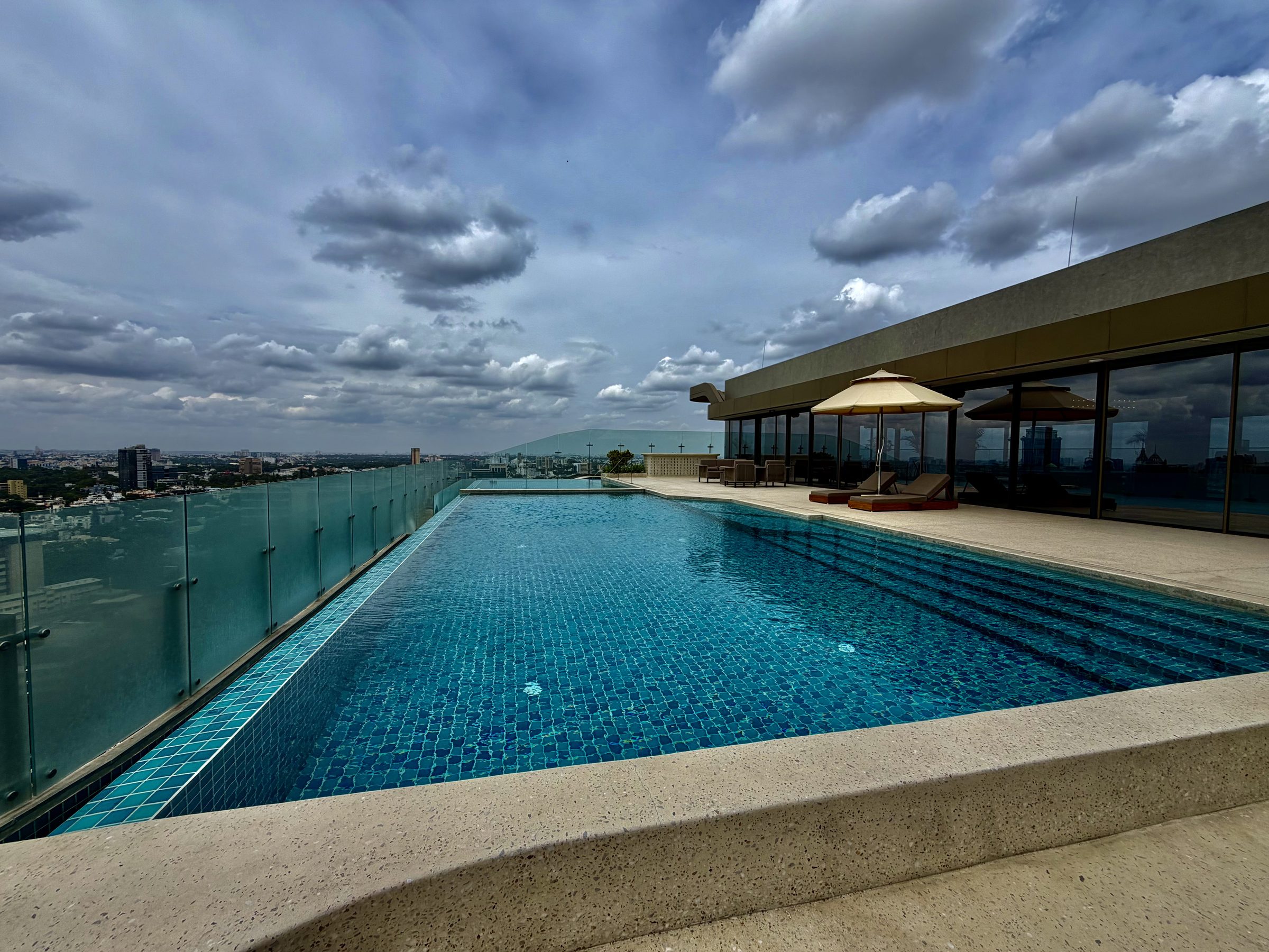 Pool & Leisure Deck
